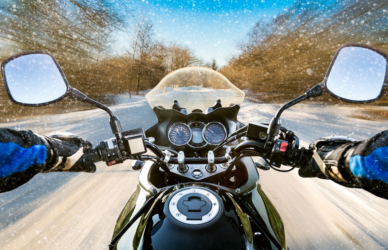 Ride A Motorcycle When it is Snowing